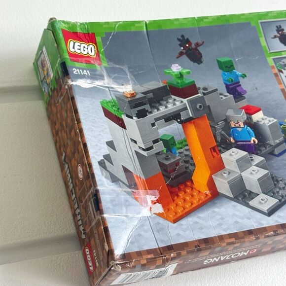 Lego Minecraft The Zombie Cave #21141 100% Complete With Box & Instructions - Picture 4 of 5